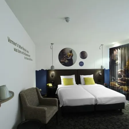โฮเทล เดอ คูฟานเดล โรงแรมในเดลฟท์