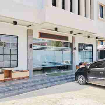 RedDoorz @ Wisma Nadin 2 Bintan Utara Hotel Exterior