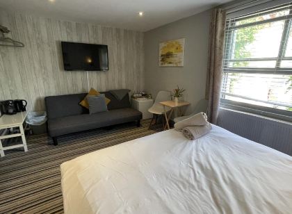 Ei8ht Brighton Apartments