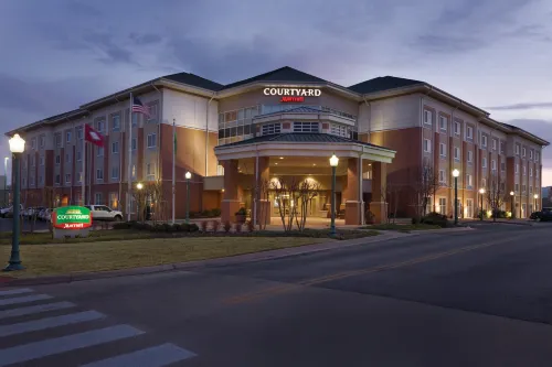 Courtyard Fort Smith Downtown Các khách sạn ở Fort Smith