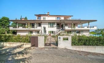 Belvilla by OYO Villa Tavullia with Swimming Pool