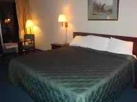Econo Lodge Hotels near rue21