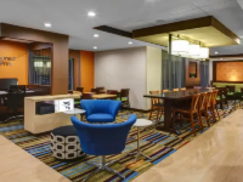 フェアフィールド イン & スイーツ バイ マリオット アトランタ スワニー スワニーのホテル