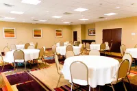 Fairfield Inn & Suites Hutchinson - breakfast