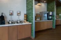 Fairfield Inn & Suites Duncan - breakfast