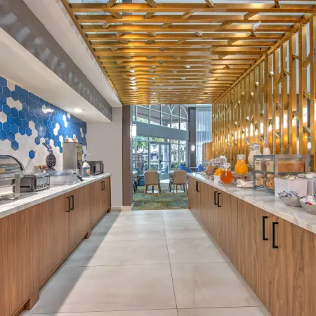La Quinta Inn & Suites by Wyndham Dallas DFW Airport North