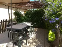 Breathtaking views over the valley, quiet, air-conditioned. Villa apartment 6 p