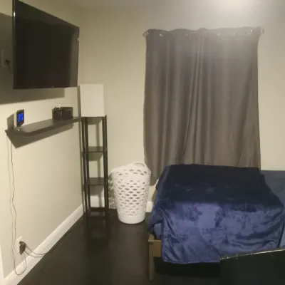 Beautifully Remolded 3 Bedroom Fully Furnished Home, All New Everything!! Hotels near Palm Beach Atlantic University