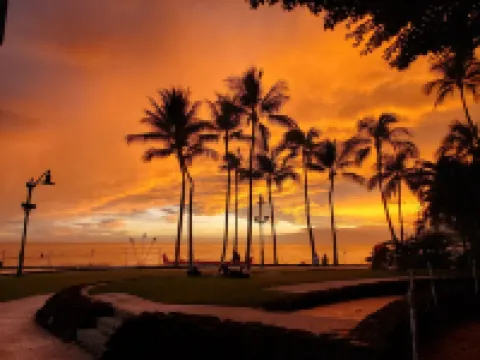 Wake up in paradise with a touch of Hawaiian rainbow