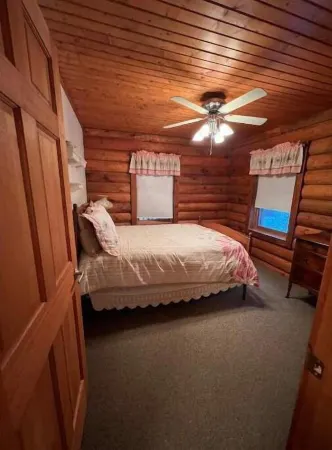 Private Log Cabin near Lake Arbutus and ATV trails