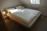 2-Room Apartment in the First Row on Pearl Bay