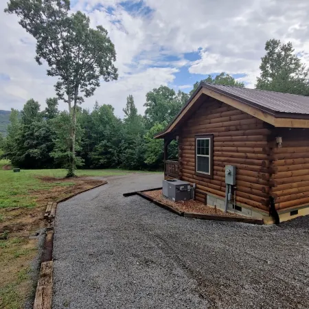 Bennett Lake Tiny Cabin