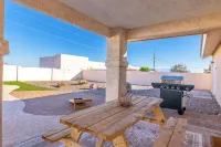 STOCKED 4 BEDROOM POOL HOME Sleeps 14, Boat/RV Parking, Ping Pong, Cornhole
