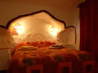 Troglodyte house with large patio and barbecue; Private and closed parking Hotels in Guadix