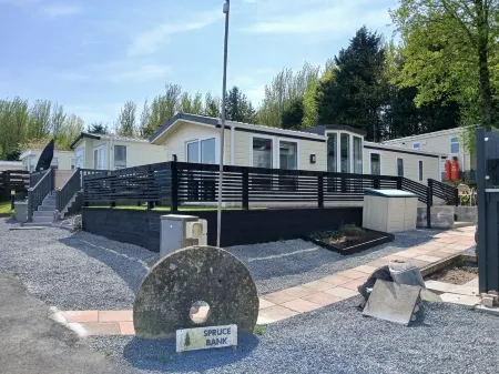 The Shak, Tarbolton, Middlemuir Holiday Park Отели в г. Mauchline