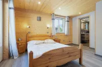 Chalet Entirely Renovated - 4 Bedrooms - Large terrace, private parking