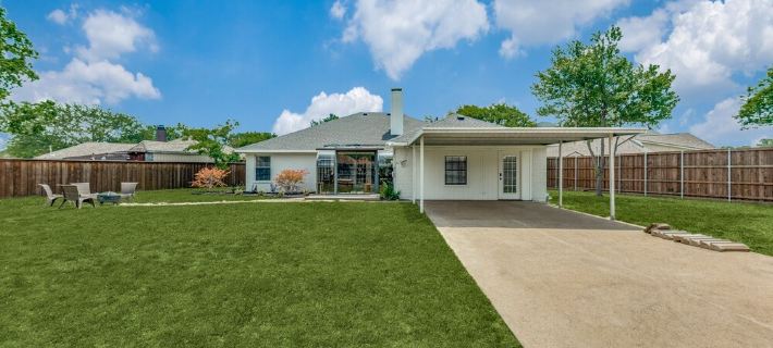 Cozy Designer Family Home Arcade, Park, Tennis, Trails, Pickleball and King bed Hotels in Allen