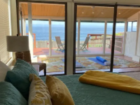 Oceanfront Oasis, Sunsets & Crashing Waves Hotels in Moss Beach