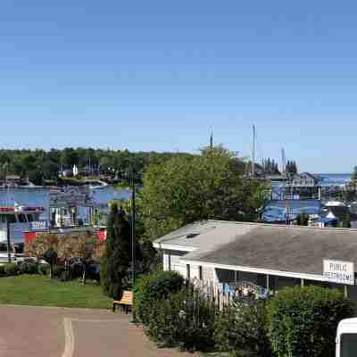 Convenient Downtown Location w/Harbor View Others