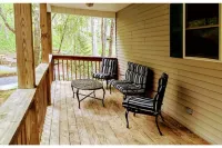 Escape to The Trees Cabin 파이엇 호텔