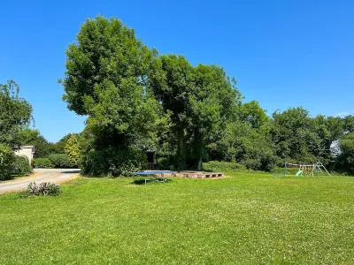 Beautiful Large Country Barn Conversion Hot Tub, Pool, BBQ Hut, Large Grounds Hotels in 