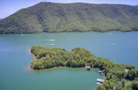 Waterfront home with 3 bedrooms and free parking