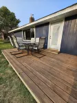 Harbour View Getaway- unique, fully renovated 1 block from the lake! - con encanto