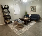 Cozy 2BR Lincoln House
