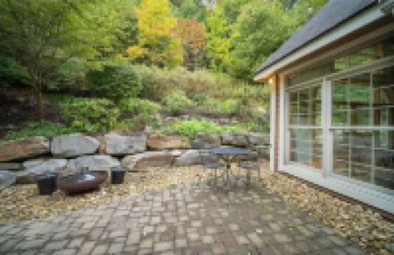 Cozy Family Mountain Home in Seven Springs - 4-Star