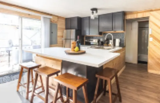 Little Elk Cabin ~ Hot Tub, Ski, Relax!