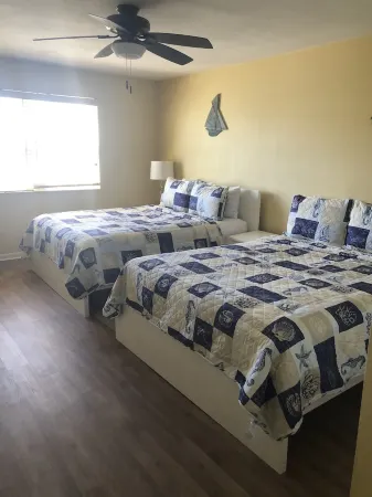 Beachfront! Roomy Condo, Pool Onsite, Steps Away From The Beach!