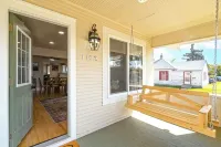 Experience Cheyenne in a cozy home, close to Downtown, Medical Center and CFD.