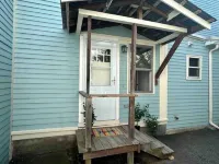 Traveler’s Den in Medford