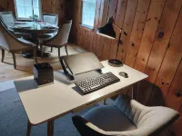 Hillside Haven: Luxe Farm Escape with 5BR - 2 King Bed - 2 Full Bath - Sleeps 10