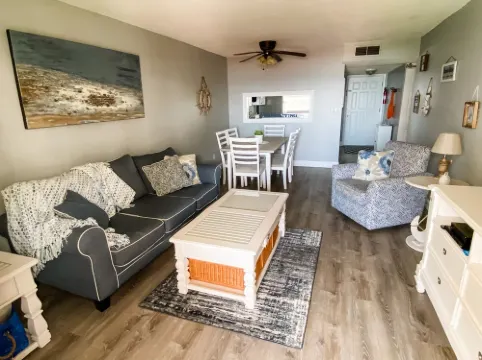 Direct Ocean Front Condo with Pool