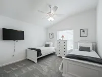 Welcome to Latitude Adjustment! Hotels near Leesburg Library