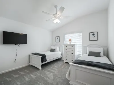 Welcome to Latitude Adjustment! Hotels near Leesburg African American Museum