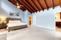 Majestic Home 7 Bedroom w/ Heated Pool, Massive Yard & Driveway