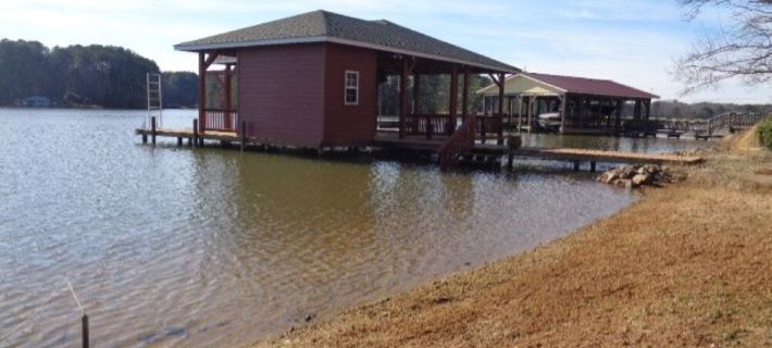 Beautiful 3 bedroom, 2 bath Log Home with Sandy Beach & Expansive Lake Views!! Hotels in Warren County