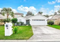 Destin Beach House. 1 Block  to Private Beach Access!! Bikes. Golf Cart Deals. - 4-Sterne