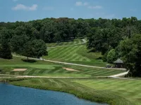 Lakefront Studio Condo Hotels in Innsbrook