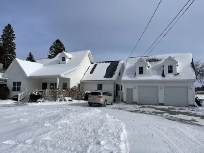 Beautiful Lakefront Home- Crooked Lk-Petoskey/Harbor Springs/Nubs- boat/bike/ski Hotels near Menonaqua Woods Nature Preserve