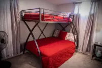 Spacious Guest Suite with Private Entrance, Hot tub, 2 Bedrooms, 1 Bath Hotel a Columbine