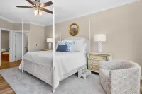 Luxury Lake Home with Million Dollar Views! 하딘 호텔