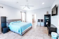 Boardwalk Beach Hangout In the Heart of Gulf Shores!Lower Unit A