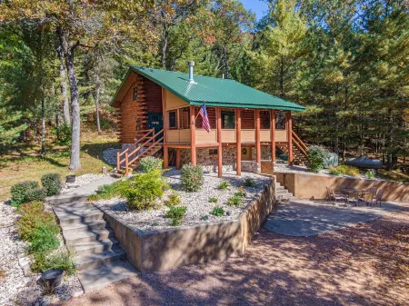 Private Log Cabin in 10 Acre Forest