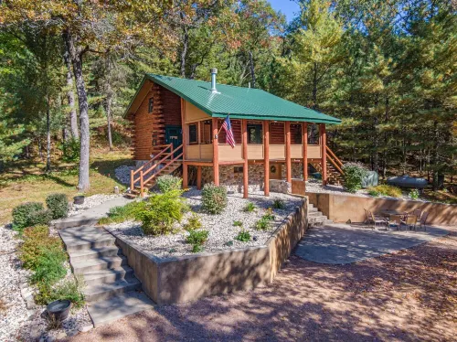 Private Log Cabin in 10 Acre Forest