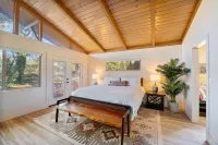 Brand New 2 Bed/2.5 Bath Renovation, Centrally Located in Sedona
