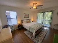 Secluded Lakeview retreat-near Eureka Springs Holiday Island Marina附近的飯店