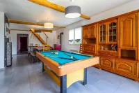 Farm cottage, games room and jacuzzi and sauna option, near Touquet beach